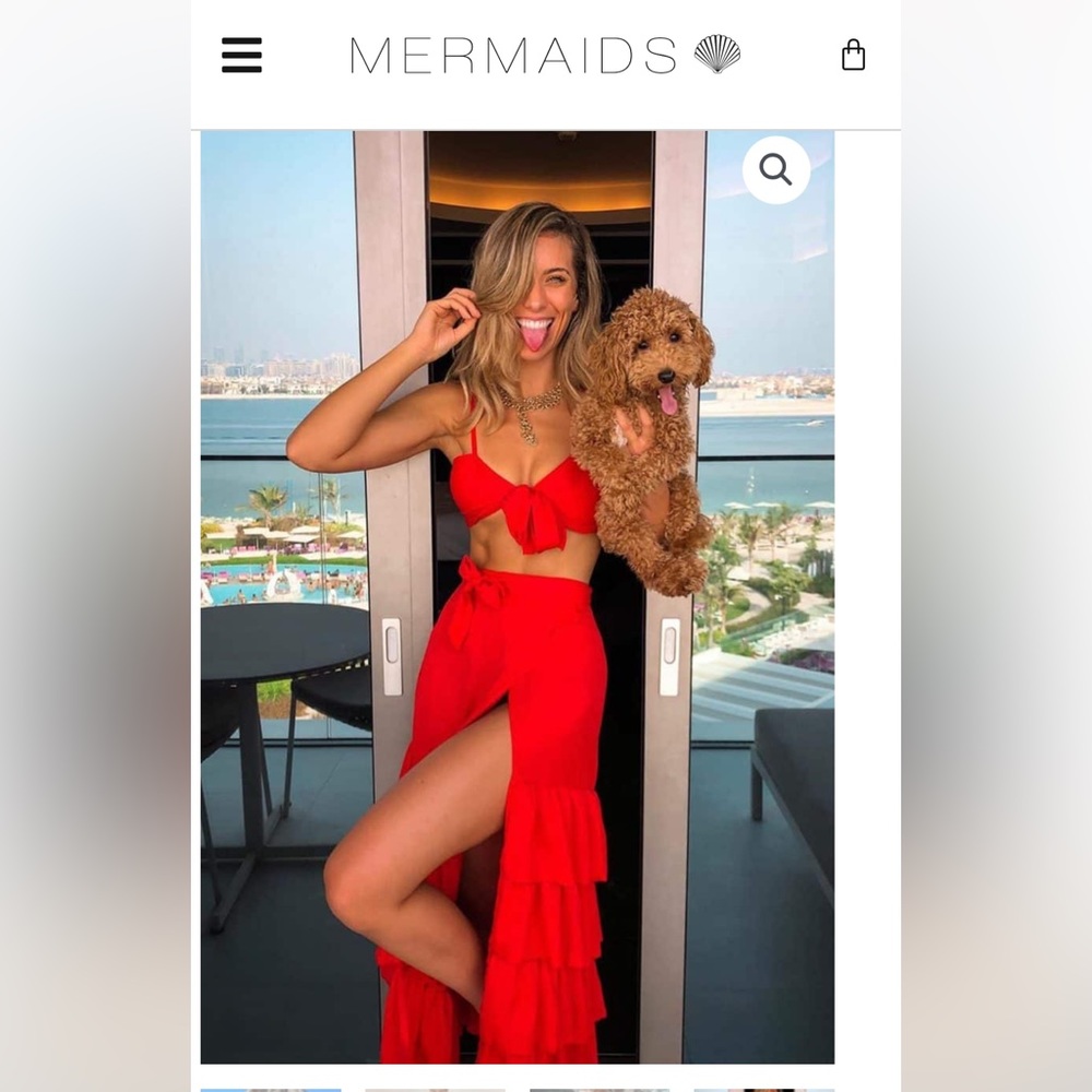 One size Mermaids X skirt set red (worn on my honeymoon) i’m normally a size M